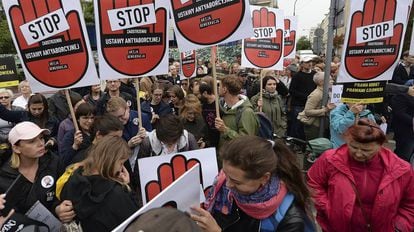 Manifestação contra o endurecimento da lei do aborto na Polônia, na segunda-feira passada, em Varsóvia.