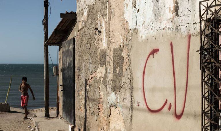 Pichação do Comando Vermelho em Fortaleza.