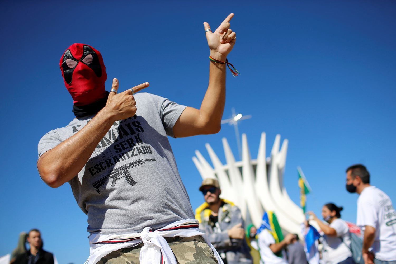 Manifestante pró-armas durante protesto em Brasília, em 9 de julho passado.