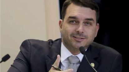 Ministério Público investiga se Flávio Bolsonaro enriqueceu com dinheiro desviado de seus funcionários