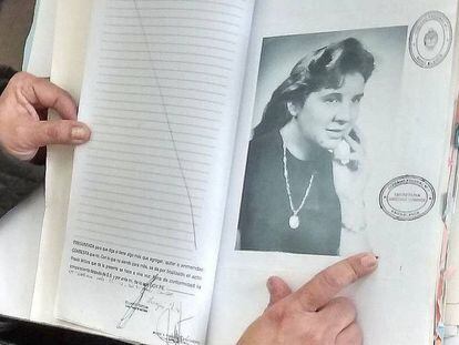 Detalhe do arquivo sobre a desaparecida ítalo-argentina Rafaella Filipazzi, identificada na Argentina em agosto de 2016, quase 30 anos depois de seu assassinato.