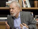 Lula da Silva, durante la entrevista con EL PAÍS, en sus oficinas en São Paulo.
