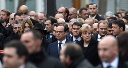 Hollande, Merkel e Valls participam de ato em Paris.
