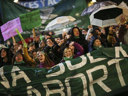 Manifestantes favoráveis ao aborto legal em Buenos Aires.