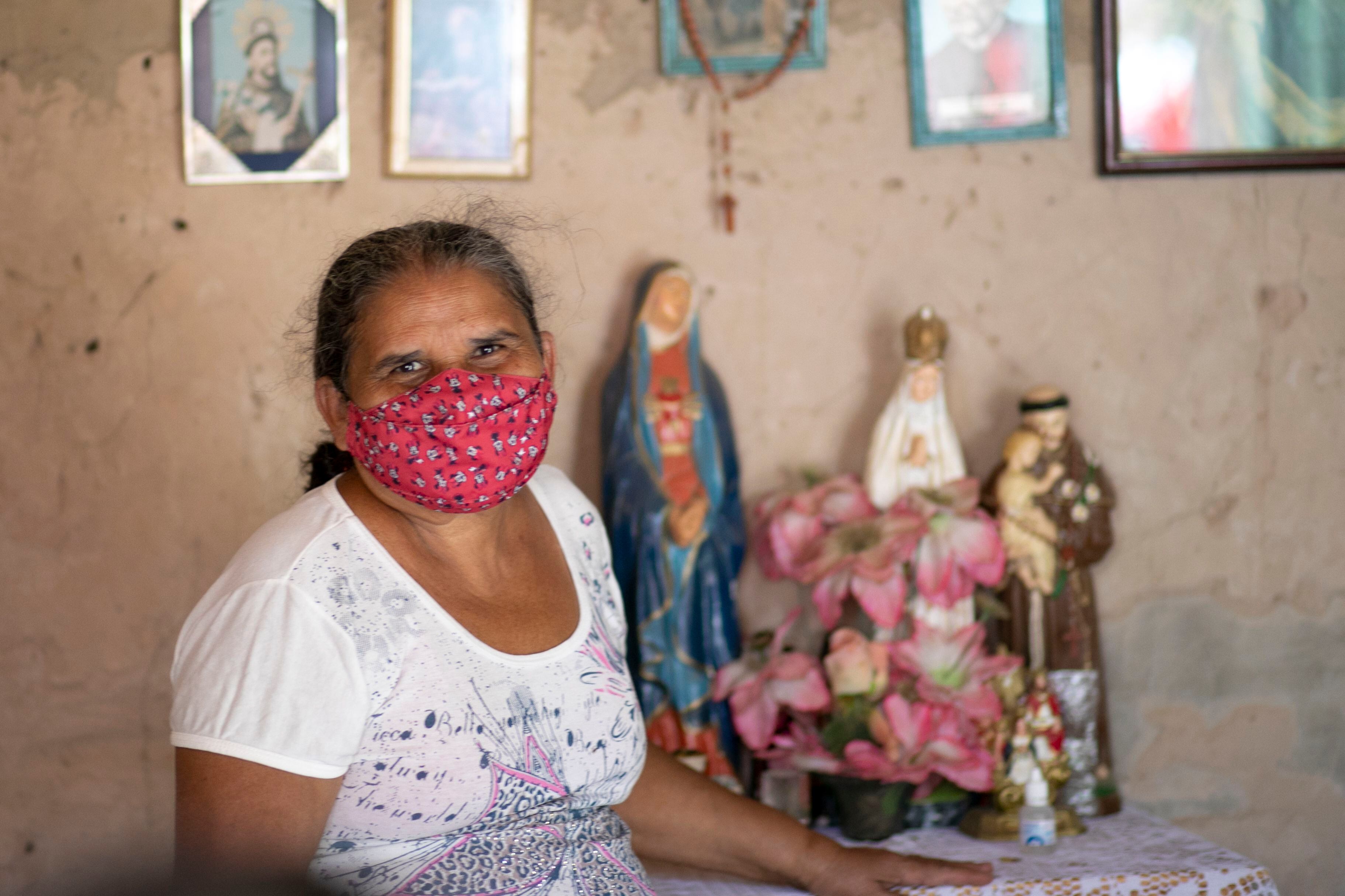 Maria de Fátima vive com 250 reais por mês em Juazeiro do Norte.