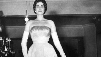 A então Miss Brasil Martha Rocha desfila na Festa do Algodão, no Ibirapuera, em 1954.