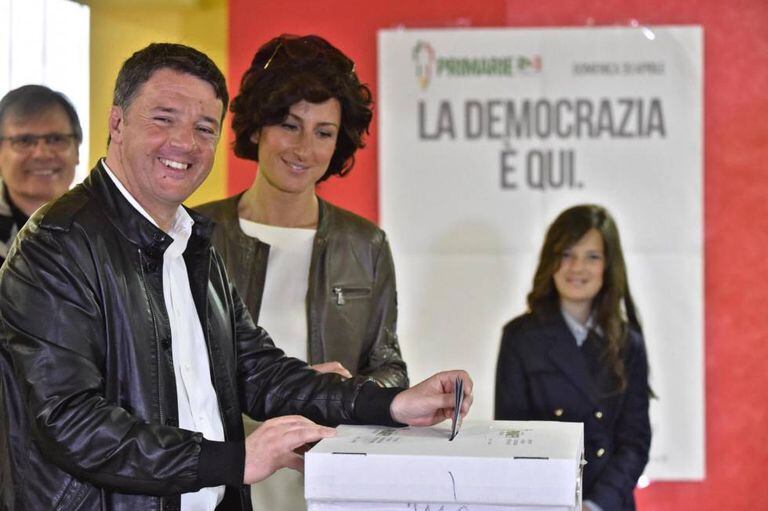 Matteo Renzi vota na manhã de domingo.
