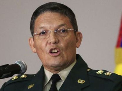 General libertado pelas FARC anuncia sua renúncia das Forças Armadas