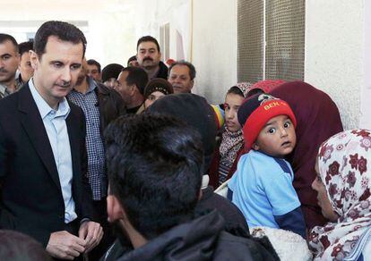 Bachar al-Assad reaparece em Adra, na quarta-feira.