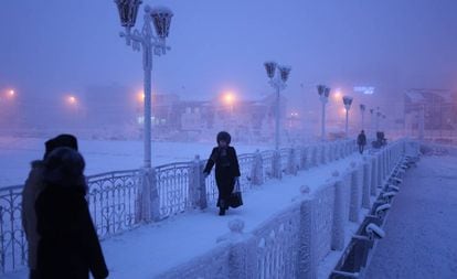 Ponte congelada na cidade de Yakutsk, na Rússia