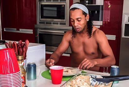 Uma imagem do Facebook de Ronaldinho.