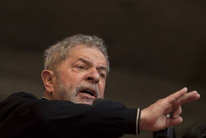 O ex-presidente Lula, alvo da PF, mas defendido pelo PT nas inserções do partido em rede nacional.