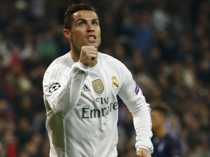 Ronaldo festeja seu quarto gol no jogo.