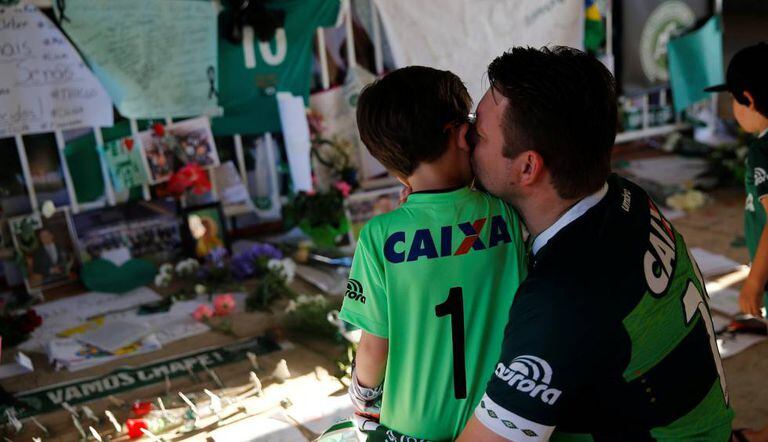 Torcedores no estádio da Chapecoense, em Chapecó.