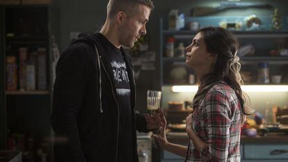 Morena Baccarin em uma cena de Deadpool.