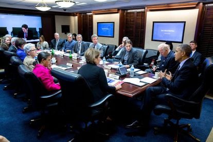 Reunião do presidente Obama com autoridades da saúde.