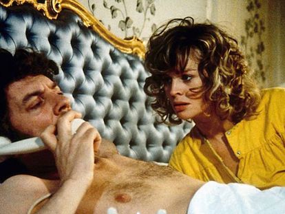 Donald Sutherland e Julie Christie mostram a intimidade de um casal no filme ‘Inverno de Sangue em Veneza’.
