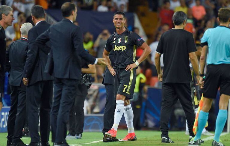 Cristiano Ronaldo após ser expulso em 19 de setembro.