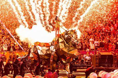 Katy Perry, durante o espetáculo na final do Super Bowl.
