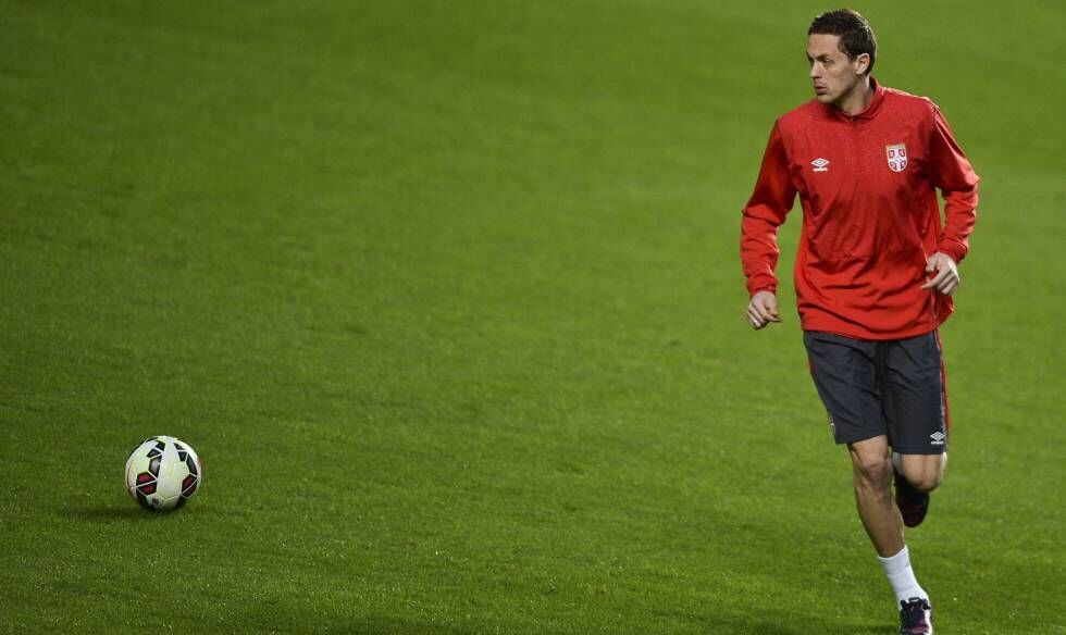 Matic, do Manchester United, é o destaque da Sérvia.