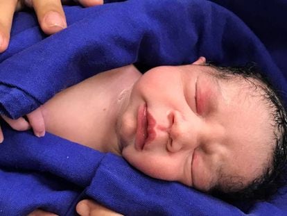 A menina nascida em São Paulo, em 2017, após o transplante de útero de uma mulher morta