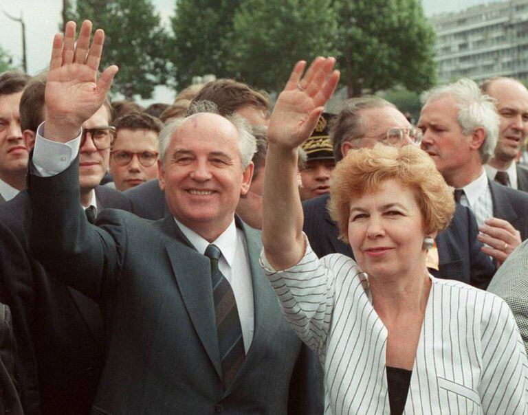 O ex-presidente soviético Mihail Gorbachov e sua esposa, Raissa