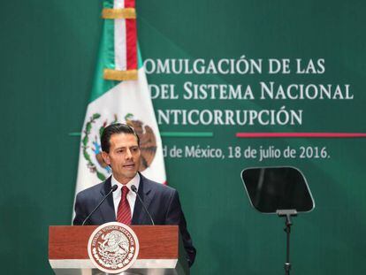 Enrique Peña Nieto durante a promulgação das leis anticorrupção.