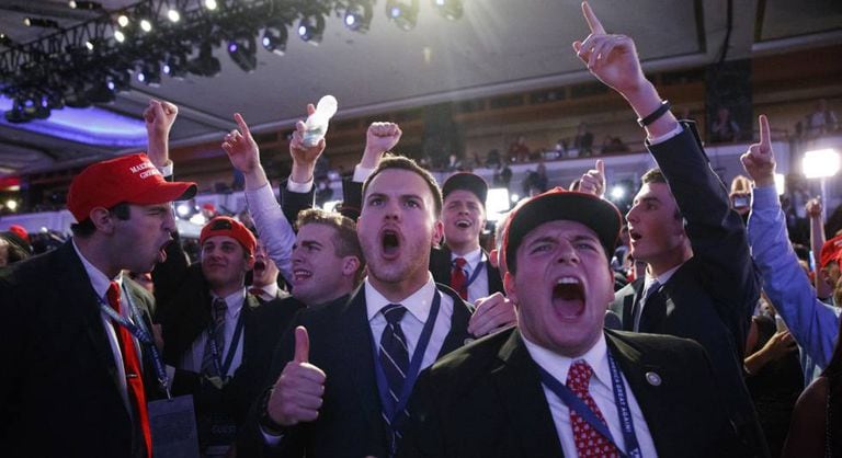 Seguidores de Trump celebram em Nova York a vitória do candidato republicano.