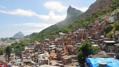 Vista da favela Santa Marta, onde foi instalada a primeira UPP, no Rio.