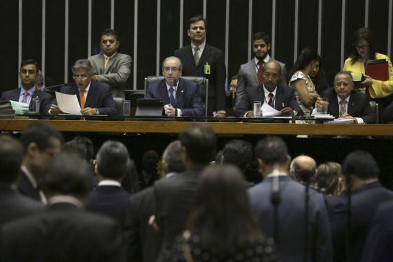 Eduardo Cunha preside a sessão do Congresso que acolheu o pedido de destituição de Dilma.