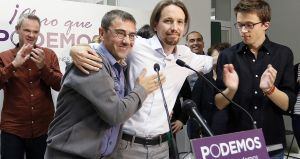 De esquerda à direita, Juan Carlos Monedero, Pablo Iglesias e Íñigo Errejón, candidatos de Podemos, em maio passado.