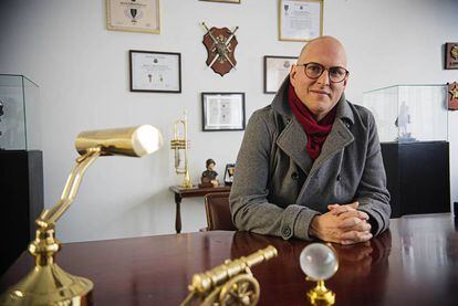 O ator Andrés Parra, antes da sessão de maquiagem.