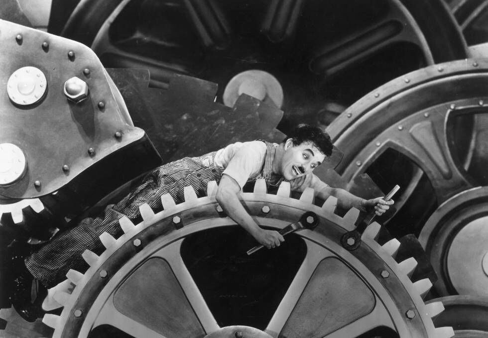 Em ‘Tempos Modernos’ (1936), Charles Chaplin já alertava para os perigos das máquinas no trabalho.