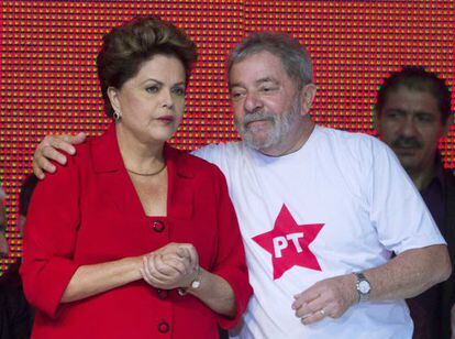 Rousseff recebe o apoio de Lula durante a convenção do PT.