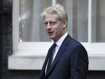 Jo Johnson, nesta quinta-feira, a sua chegada à sede do Governo britânico em Downing Street, Londres.
