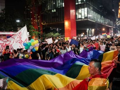 Manifestação na avenida Paulista contra a 'cura gay', nesta sexta-feira.