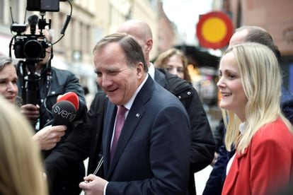 O primeiro-ministro Stefan Löfven falou à imprensa em Estocolmo antes de renunciar, nesta quarta-feira.