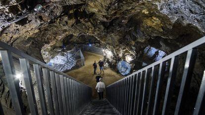 Galeria de acesso à geoda maior da Europa em em Pulpi, Almeria.