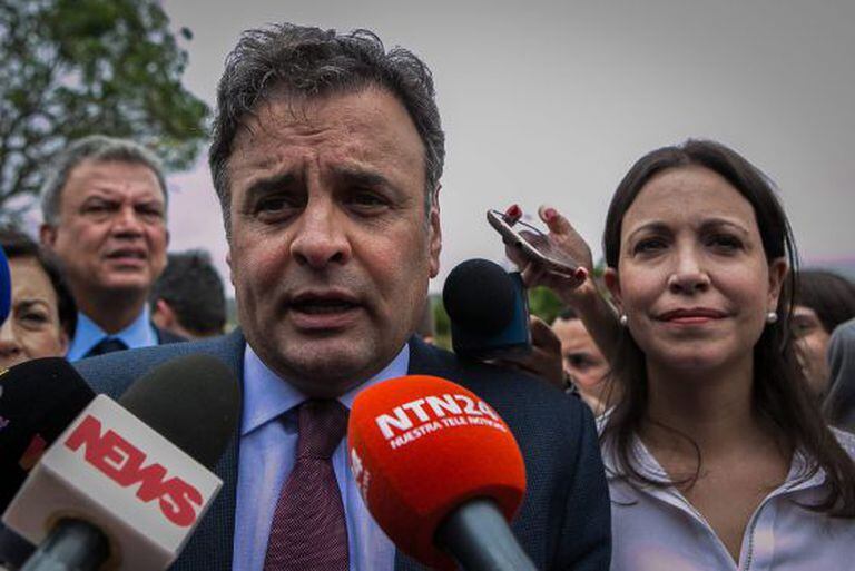 O senador Aécio e a oposicionista Maria Corina.