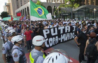 Protesto em S&atilde;o Paulo contra a Copa do Mundo, em janeiro.
