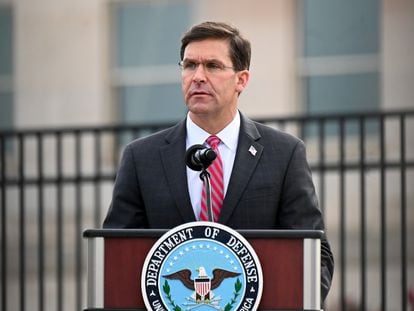 O secretário da Defesa, Mark Esper, em seu discurso pelo 11 de setembro de 2020, no Pentágono.