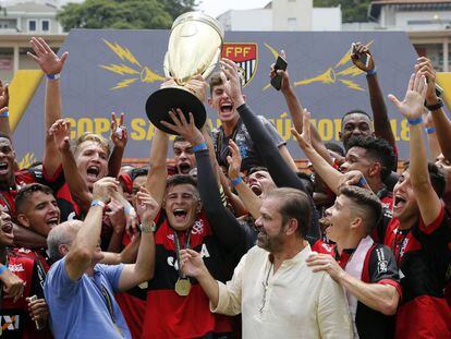 Flamengo vence S&atilde;o Paulo e comemora t&iacute;tulo da Copinha no Pacaembu. 