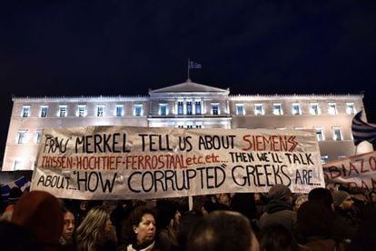 Manifestação de fevereiro em Atenas em apoio ao Governo grego.