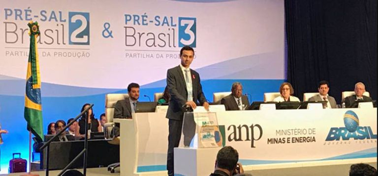 Representante de empresa confirma lance em leilão do pré-sal