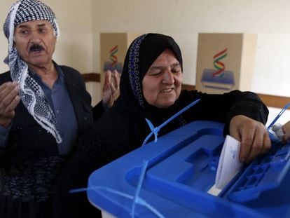 Curda vota no referendo de segunda-feira em um colégio eleitoral de Erbil