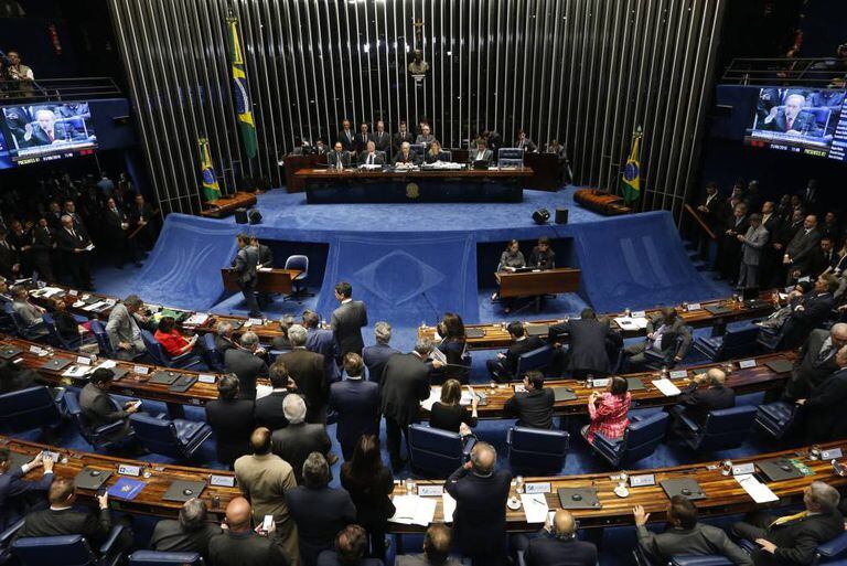 Senadores acompanharam resultado do processo de impeachment.