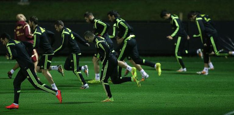 A equipe que foi titular contra o Chile treina em Curitiba.