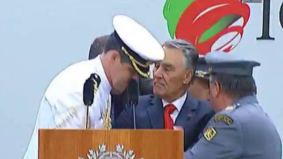 O presidente de Portugal desmaia durante um discurso