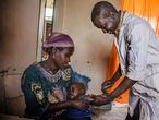 Según la Organización Mundial de la Salud, en Níger solo un 76% de los recién nacidos ha recibido la vacuna contra la tuberculosis y solo un 67% la tercera dosis contra la polio.