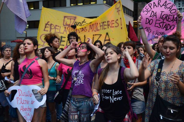 Manifestação pelo direito das mulheres ao aborto em dezembro de 2016.
